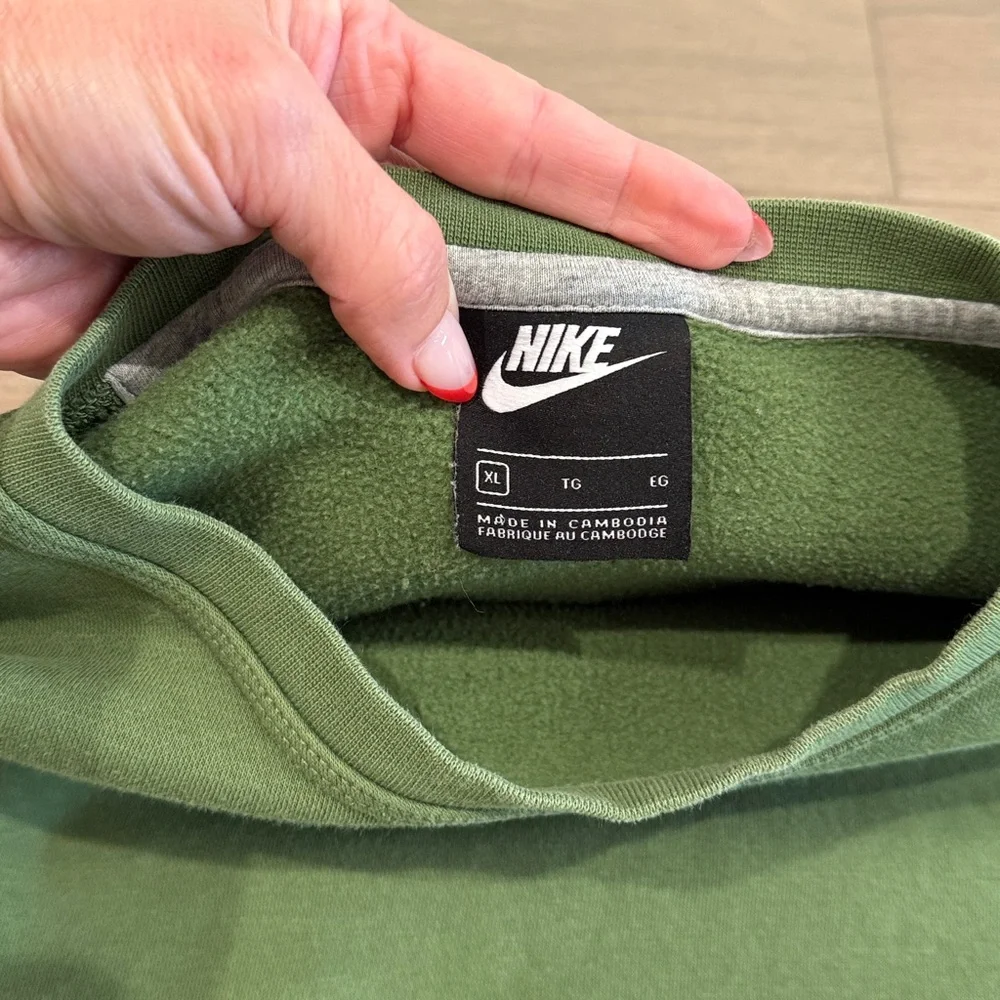 NIKE‎ Green Sportswear Club Solo Swoosh Fleece Crew Long Sleeve Sweatshirt Sz XL